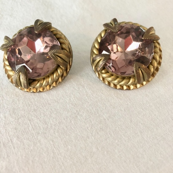 VINTAGE CLIP-ON EARRINGS - Picture 2 of 3